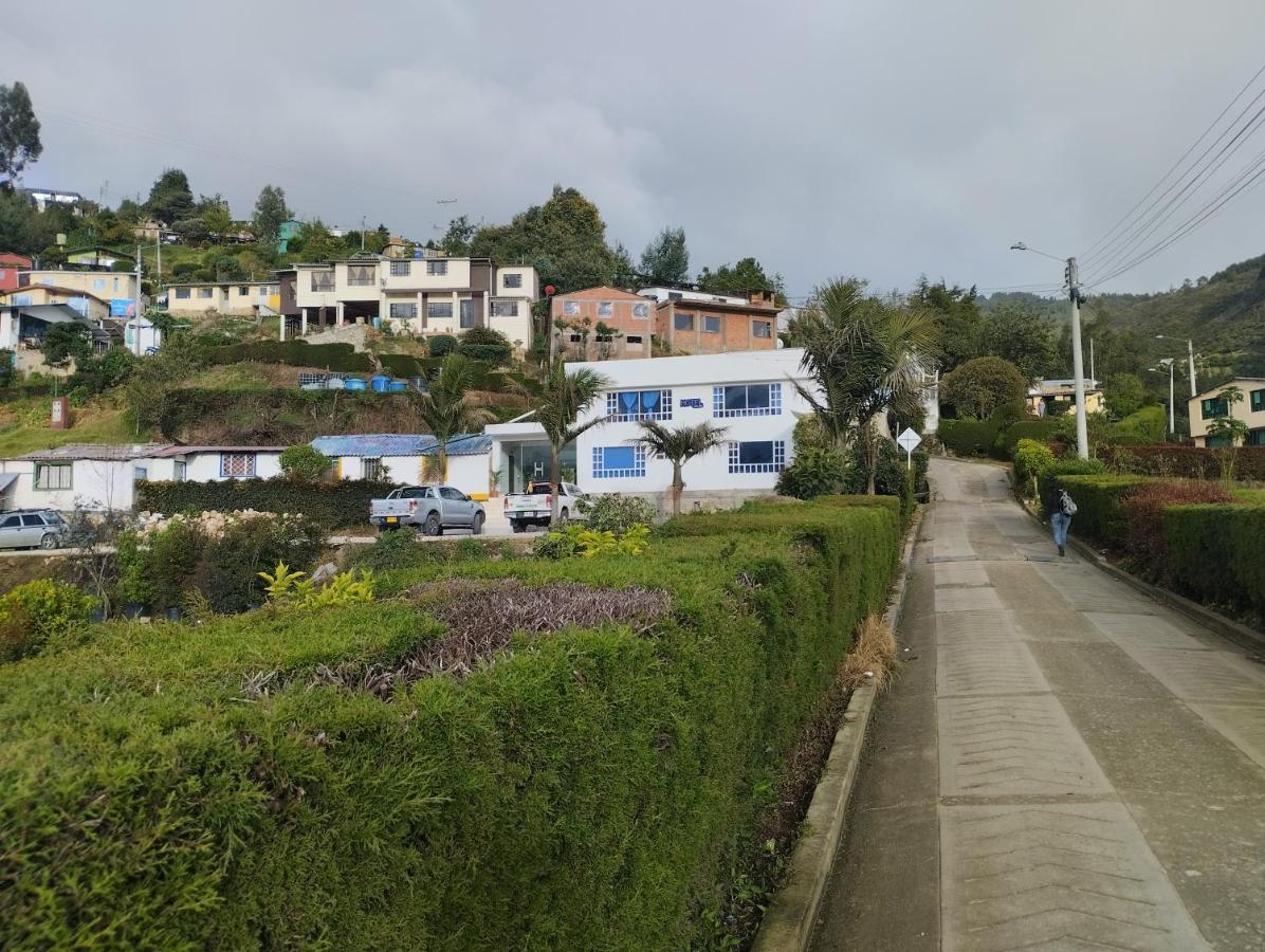 Hotel Colina Los Robles Gachancipa Exteriör bild